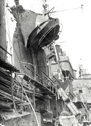 THE HMAS AUSTRALIA [II] STORY: the last funnel to fall - AWM.