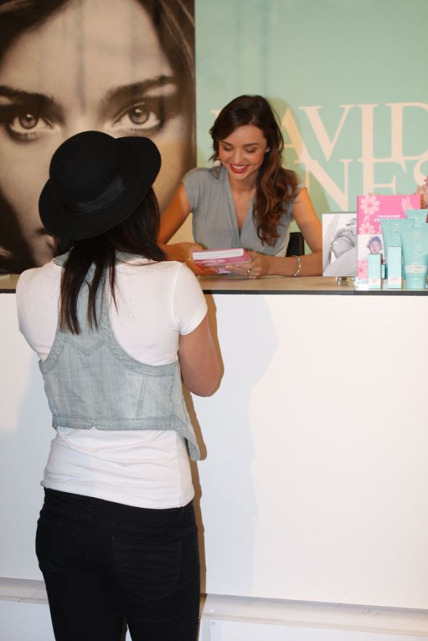 David Jones Fashion Ambassador Miranda Kerr in store book signing, Kora Organics