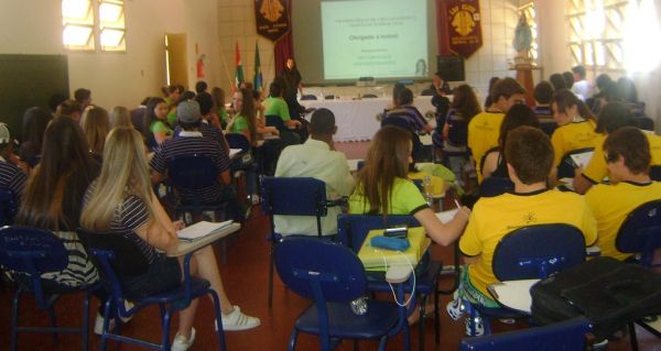 Palestra no Seminário de Desenvolvimento de Lideranças do Distrito LEO L D-9 em Urussanga