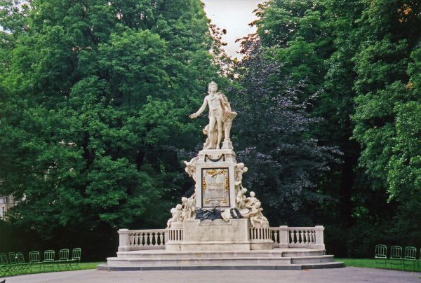 Statue Mozart Vienna