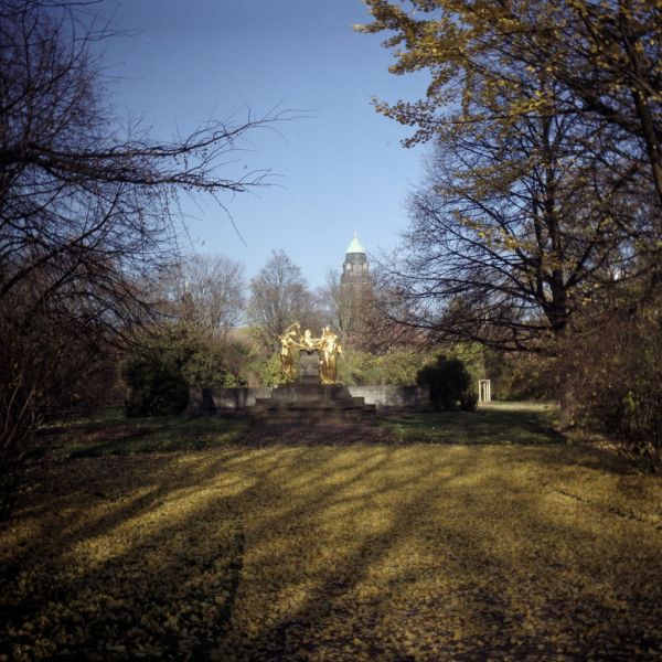 (Pouva Start 1955) Dresden Klassik 038 Mozartbrunnen Mozart Fountain 2