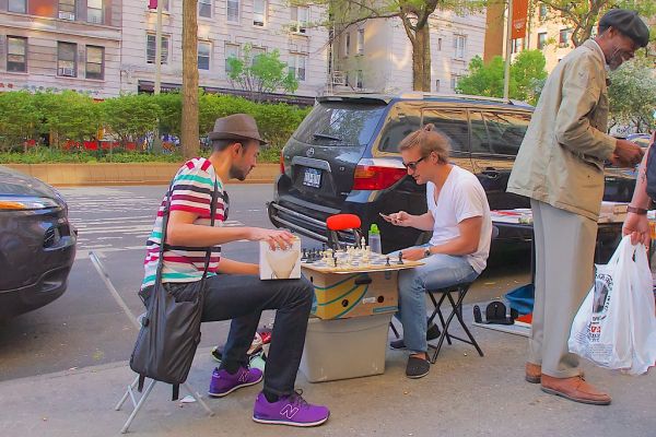 Sometimes, New Yorkers ask Google for help with a chess move