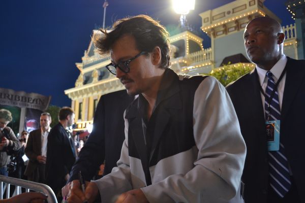 Johnny Depp meets the fans on the Pirates of the Caribbean: On Stranger Tides Black Carpet