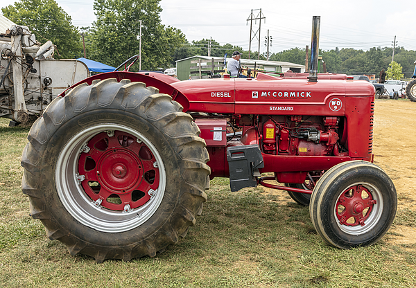 McCormick W-D 9 tractor VA1
