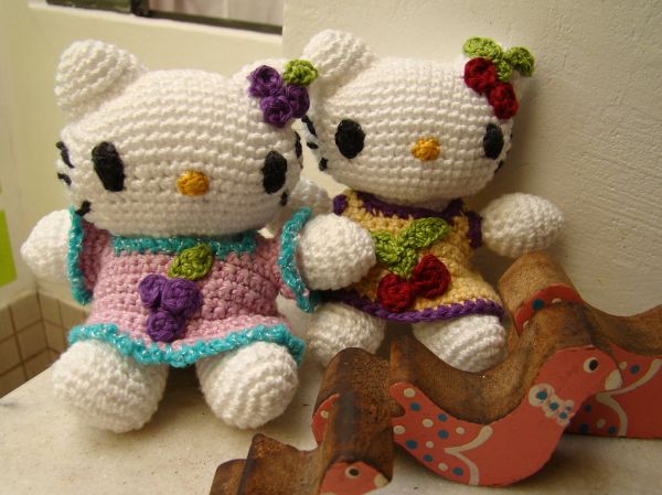 Uvinha e cerejinha - Hello Kittys twins