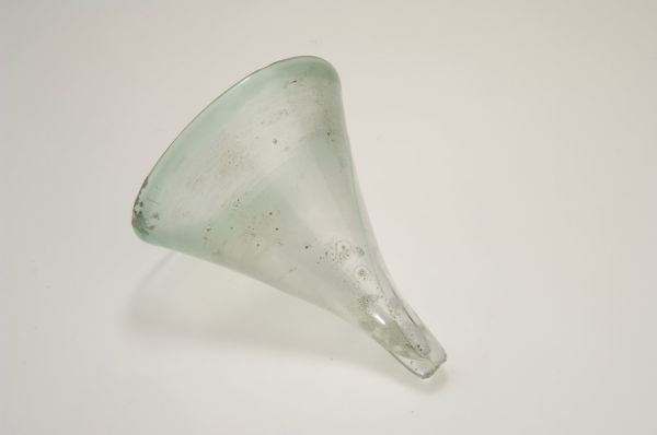 Funnel-shaped beaker, copy