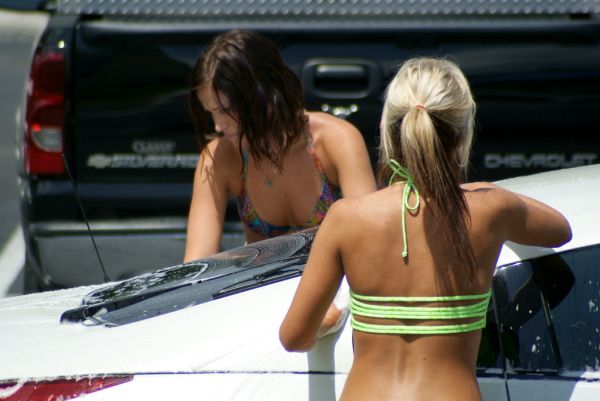 Twin Peaks Austin Bikini Car Wash