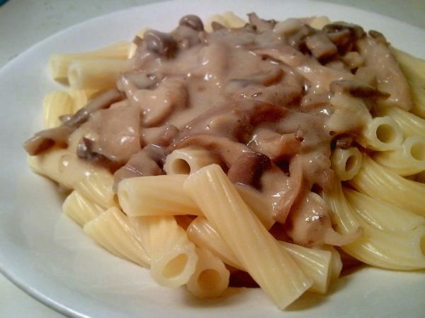 Macarrones con salsa de setas