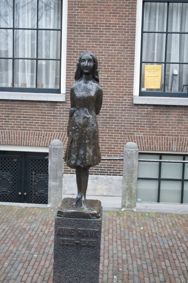 Anne Frank Statue