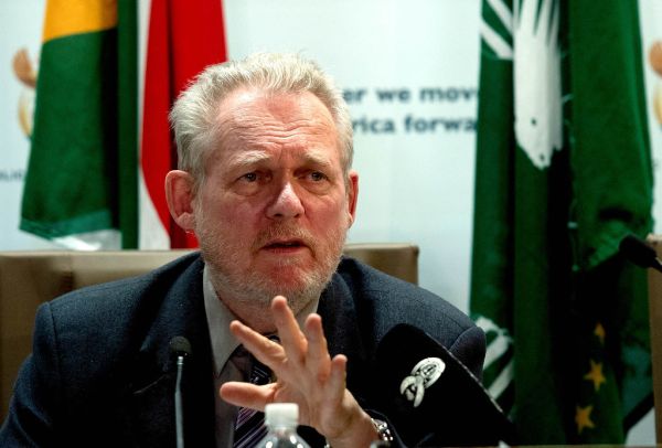 Minister Rob Davies briefs media on extension of Automotive Production and Development Programme