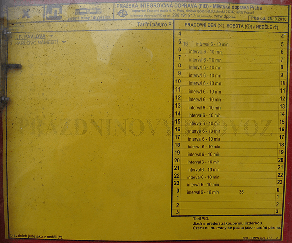 File:Praha, nám. I. P. Pavlova, jízdní řád kyvadlové linky X.JPG