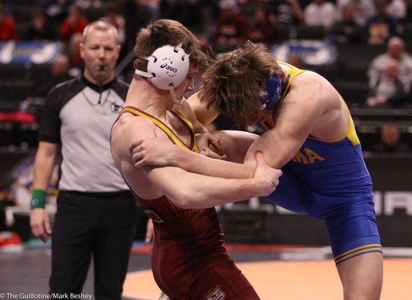 152 AAA Championship Semifinals - Daniel VanAcker (Forest Lake) over Jimmy Heil (St. Michael-Albertville) Fall 1:57. 220305MKC0062