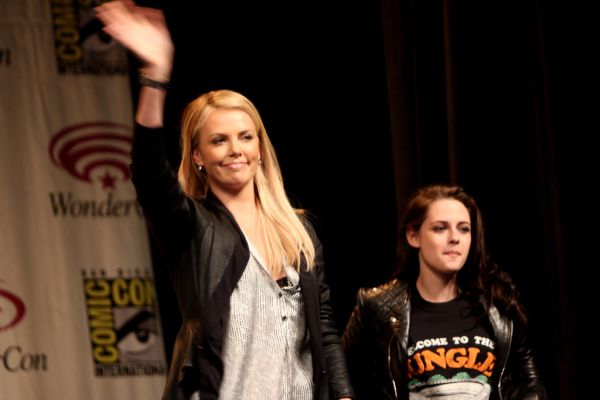 Charlize Theron & Kristen Stewart
