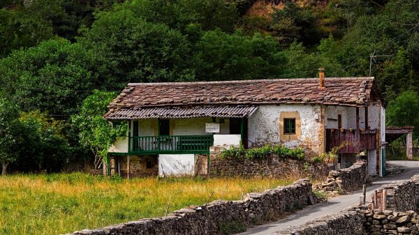 CABAÑA PASIEGA. CANTABRIA