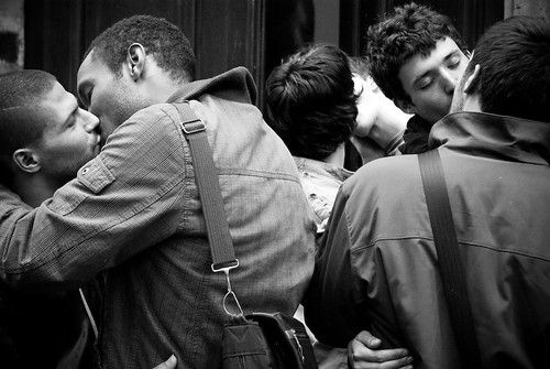 Kiss-In — gay kiss action