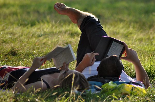 Paperback Book vs. Amazon Kindle
