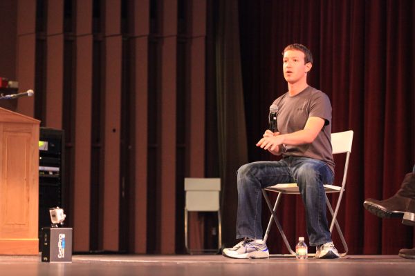 Mark Zuckerberg speaks at Startup School