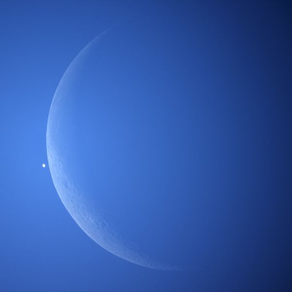 Lunar Occultation Of Venus 151207