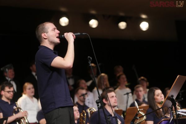 Zemessardzes orķestra, bigbenda un kora “Stars” koncerts Latvijas Nacionālās bibliotēkas Ziedoņa zālē