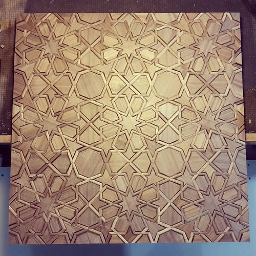Ve örgü kısmı bitti çok şükür. Şimdi sıra kumlama, yağ ve ardından gomalak cilâda... #kündekâri #girih #geometric #islamic #design #desen #pattern