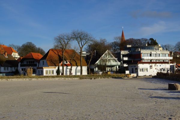 Winter day on the beach of Altefähr on the island of Rügen in Mecklenburg-Vorpommern, Germany