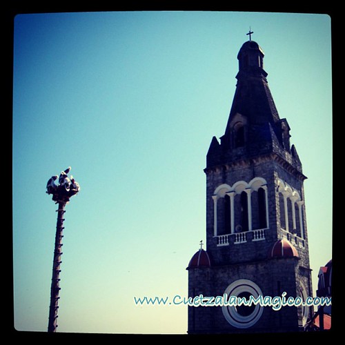 'Iniciando el vuelo' en Cuetzalan Pueblo Mágico! www.CuetzalanMagico.com Línea de Asistencia Turistica Gratuita: Whatsapp 233 101 7777