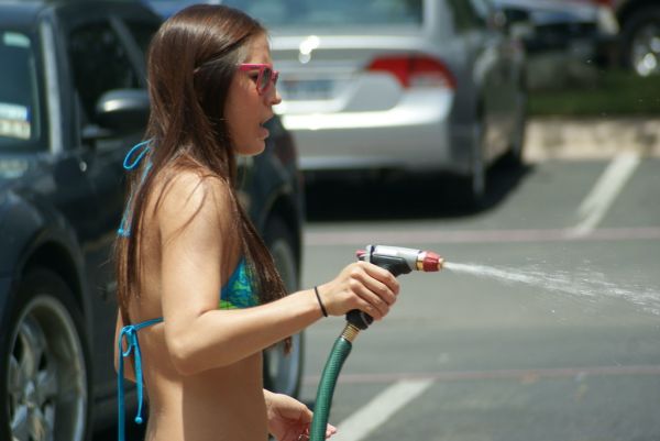Twin Peaks Round Rock Bikini Car Wash