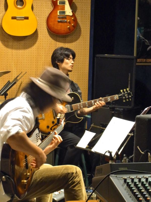 Live at Cafe & Music 1960