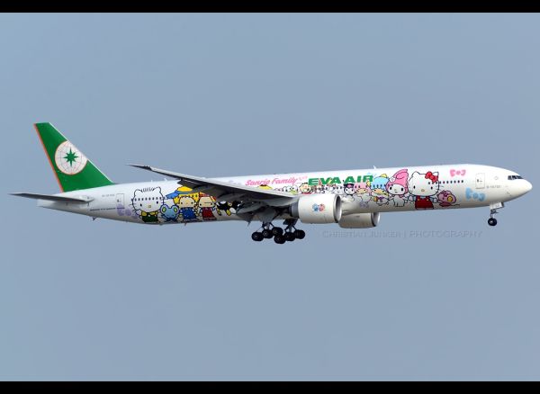 B777-35EER | EVA Air | Hello Kitty Sanrio Family | B-16703 | HKG