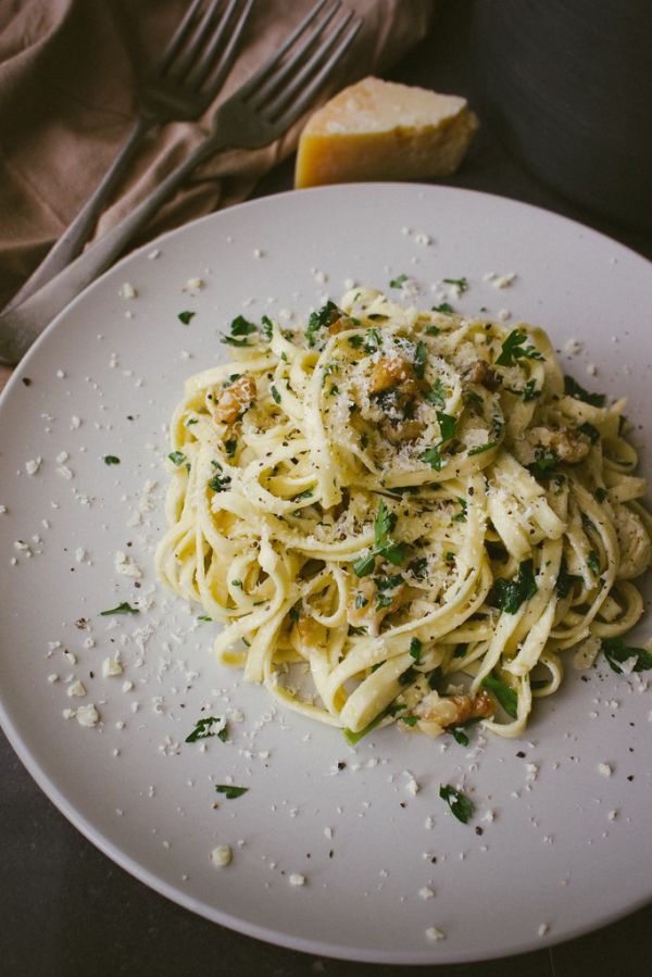 Walnut, Parsley and Parmesan Linguine