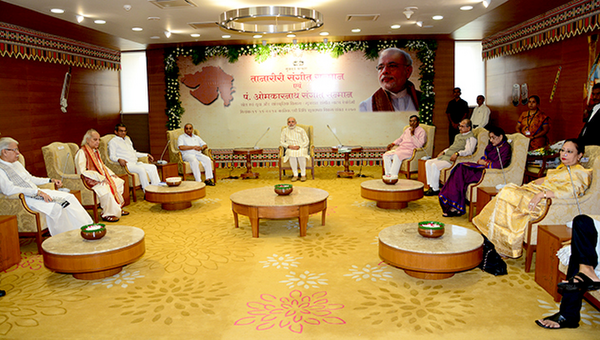 Narendra Modi presents Tana-Riri and Pandit Omkarnath Sangeet Awards