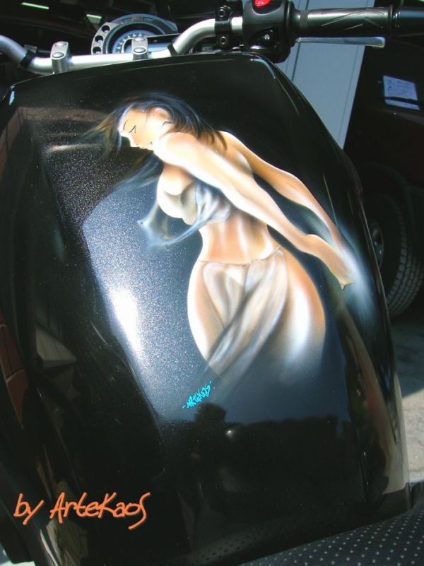 Airbrush on Tank