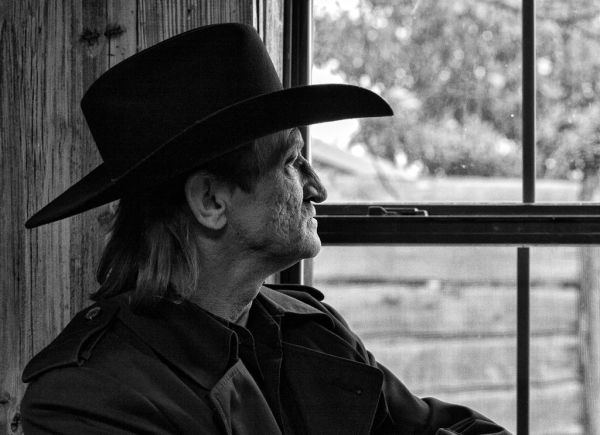 Dave Wade - Man in Black