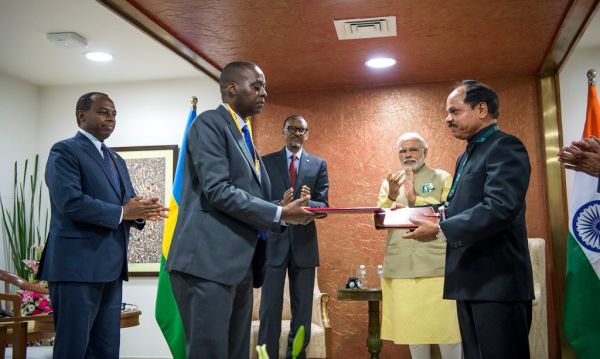 President Kagame meets with Prime Minister Narendra Modi of India, 10 January 2017