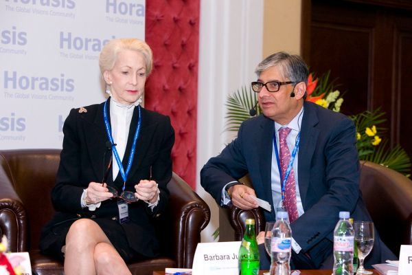 Barbara Judge, Chairman Emeritus, UK Atomic Energy Authority and Rajive Kaul, Chairman, Nicco Group, India, at the 2011 Horasis Global Arab Business Meeting