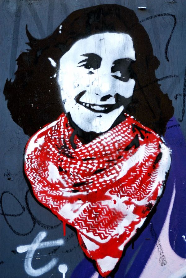 Anne Frank Goes Minimal // Amsterdam Grafitty // Vijzelstraat