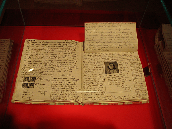 File:Anne Frank Diary at Anne Frank Museum in Berlin-pages-92-93.jpg