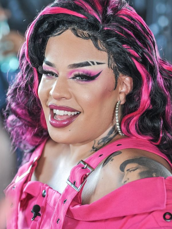 Gloria Groove no Sai da Caixa - UOL - 07/07/2021