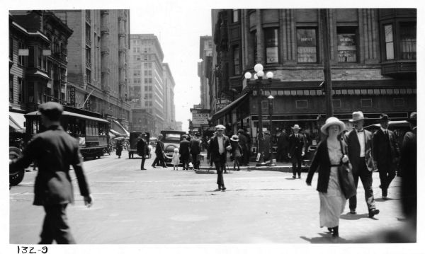 Showing first unit of Fifth Street Department Store on 5th Street now under construction, Los Angeles, 1922 (AAA-EN-132-9)