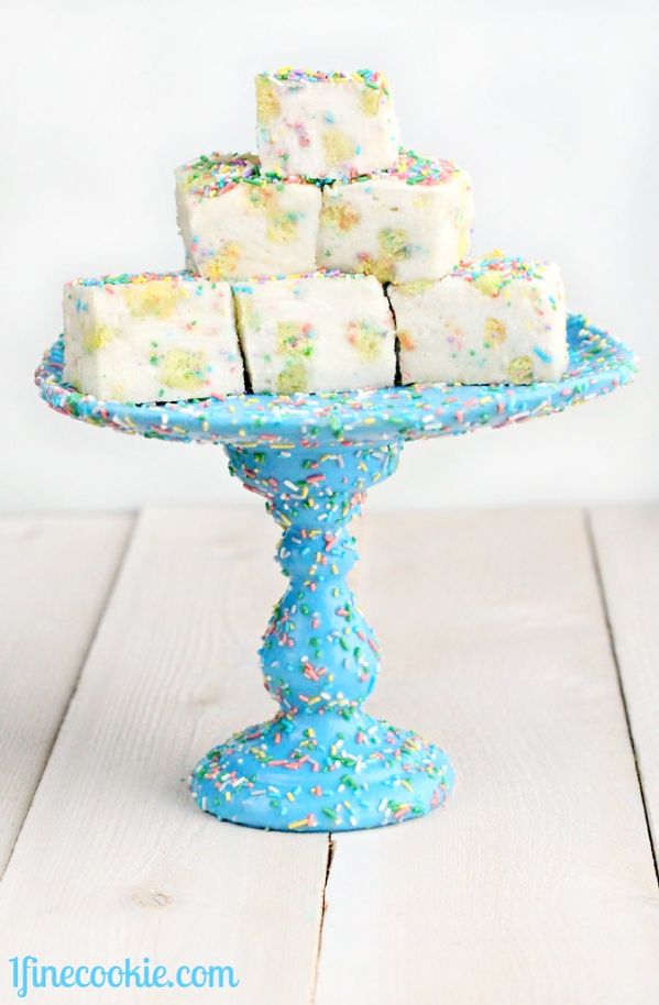 Birthday Cake Batter Marshmallows by 1 Fine Cookie afont