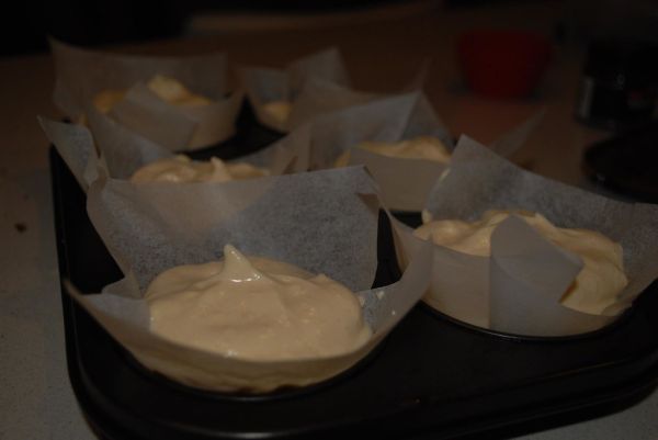 Raw - Paper-Wrapped Sponge Cakes