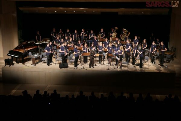 Zemessardzes orķestra, bigbenda un kora “Stars” koncerts Latvijas Nacionālās bibliotēkas Ziedoņa zālē