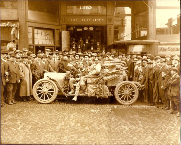E.J. Davis and E. Edward Reed arrive in Seattle from Chicago on Monday, October 7, 1912