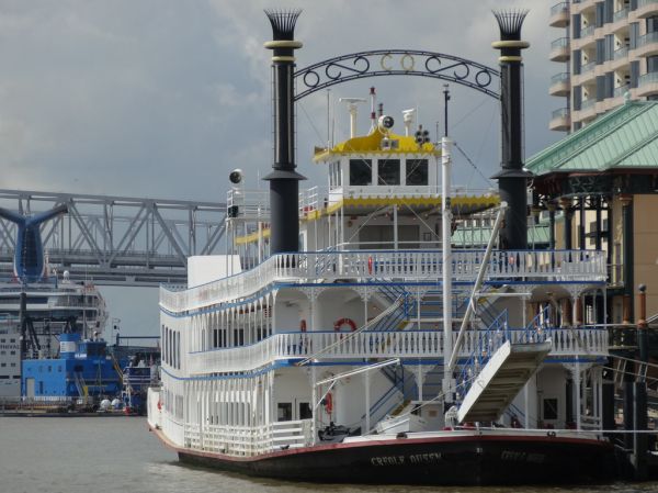 Paddle steamer in New Orleans