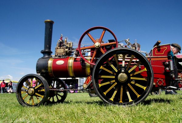 Model of a John Fowler traction engine.