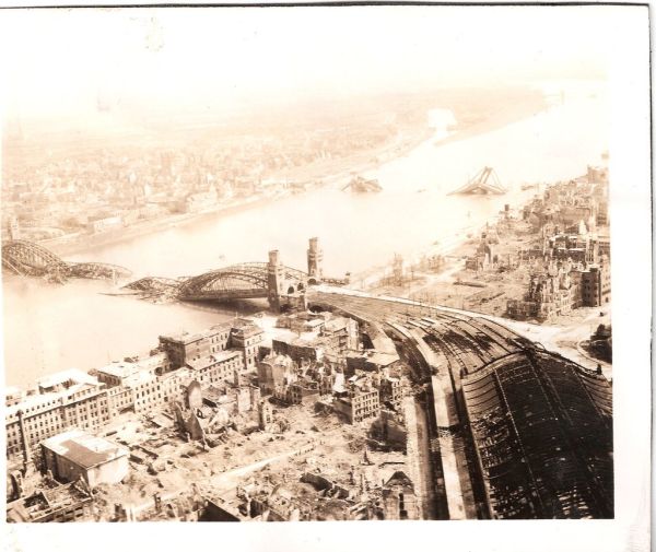 Hohenzollernbrücke Bridge, WWII B-24 VE 'Trolley Missions', Cologne, Germany WWII, May 10th, 1945...Hohenzollernbrücke-Brücke, WWII B-24 VE 'Trolley-Einsätze', Köln, Deutschland WWII, 10. Mai 1945