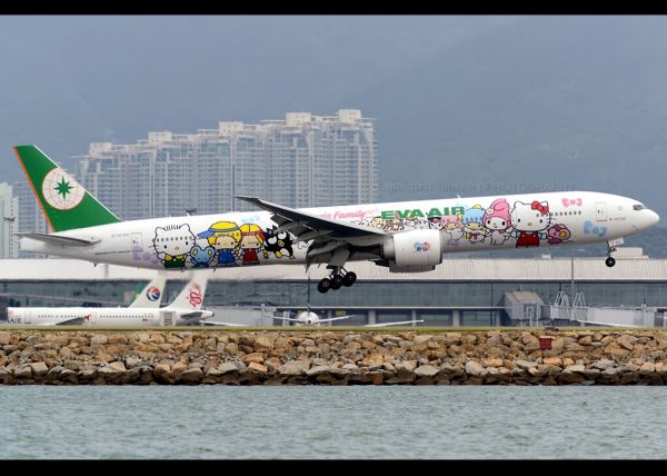 B777-35E/ER | EVA Air | Hello Kitty Sanrio Family | B-16703 | HKG