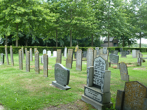 3 Ossenzijl d 9 ST GM Begraafplaats 1 20072020