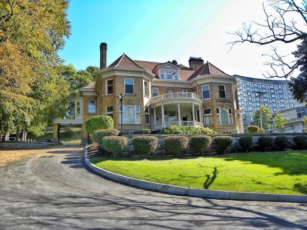 Alpha Chi Omega at Syracuse University, New York State - United States