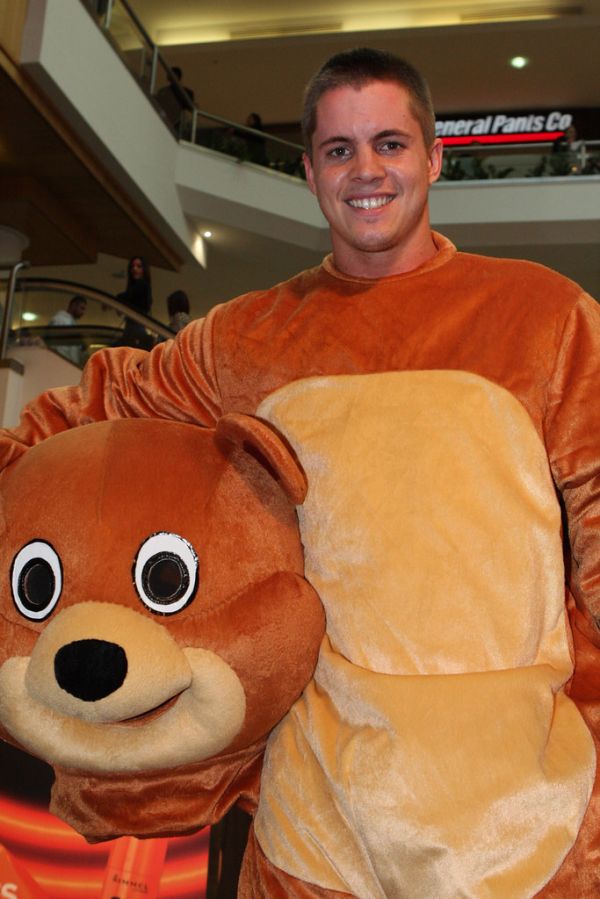 Johnny Ruffo, Rimmel, Girlfriend model search